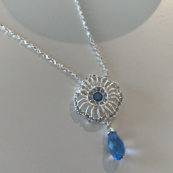 BRAND NEW Givenchy 16” Drop Crystal Pendant Necklace. - Picture 5 of 13